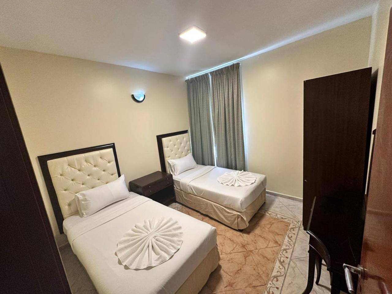 Safari Hotel Apartments Ajman Luaran gambar